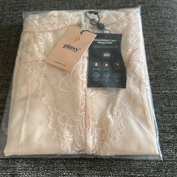 New $92 PINSY Smoothing Lace Shapesuit Shapewear Bodysuit Whisper Pink Size 1X - Picture 6 of 7